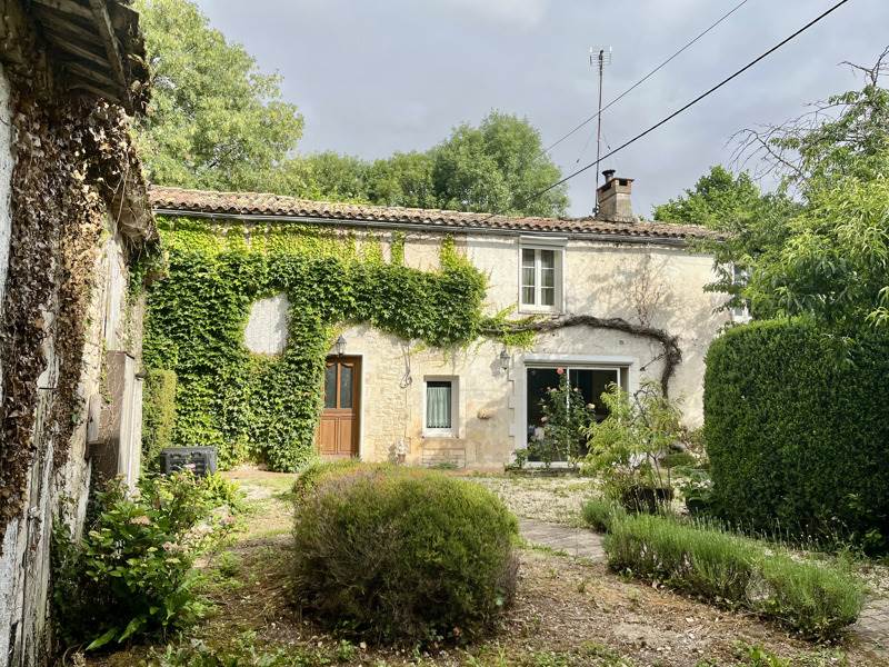 Vente Maison CHAMPNIERS 16430 9 pièces - 218 m²