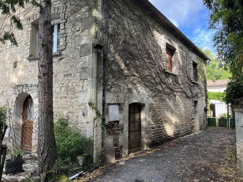 Vente Maison CHAMPNIERS - 6 pièces -120 m² - (16430)