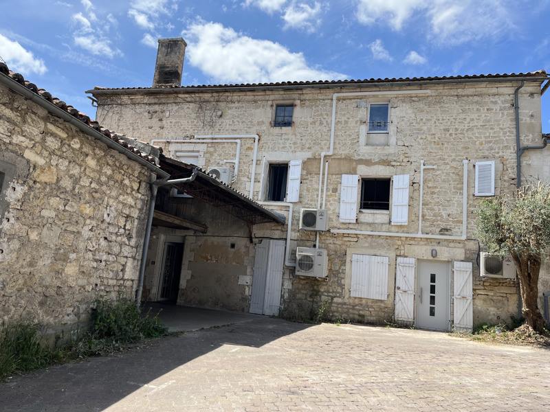 Vente Immeuble CHAMPNIERS - -  391 m² - (16430)