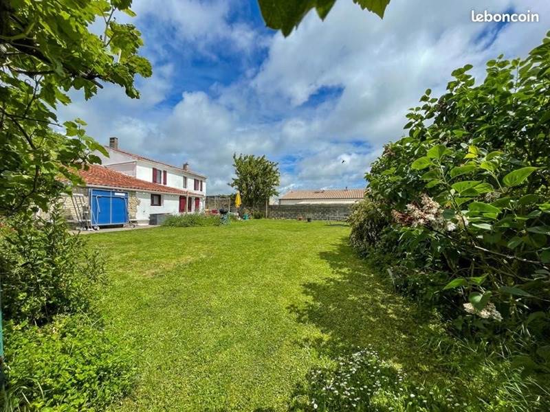 Vente Maison THAIRE - 7 pièces -125 m² - (17290)