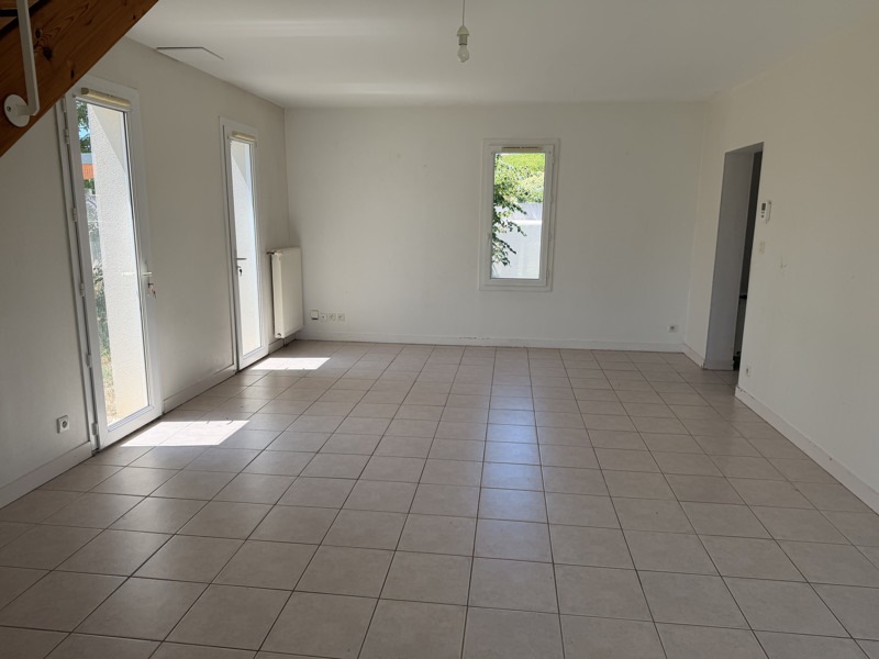 Vente Maison ST VIVIEN - 4 pièces -106 m² - (17220)