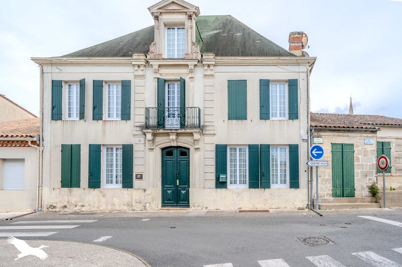 Vente Maison LE VERDON SUR MER - 7 pièces -283 m² - (33123)