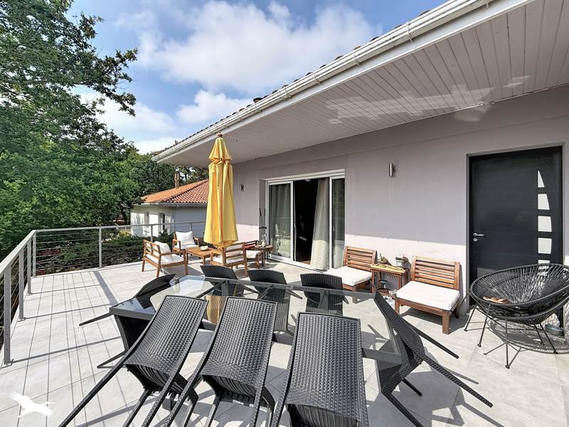 Vente Maison SOULAC SUR MER - 7 pièces -172 m² - (33780)