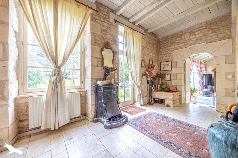 Vente Maison MONTROY - 8 pièces -264 m² - (17220)