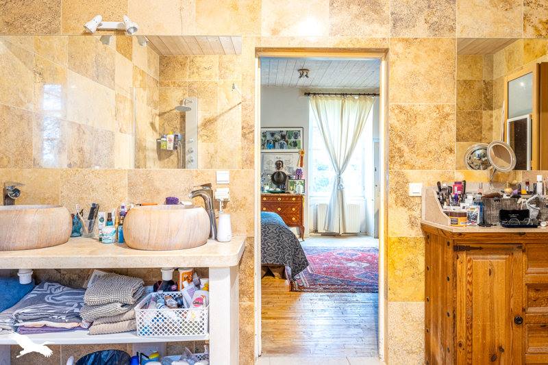 Vente Maison MONTROY - 8 pièces -264 m² - (17220)