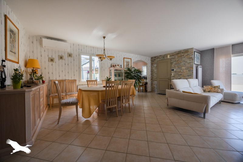 Vente Maison CLAVETTE - 6 pièces -151 m² - (17220)