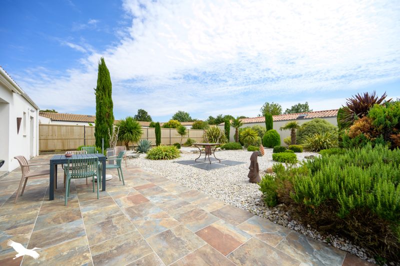 Vente Maison BOURGNEUF - 4 pièces -106 m² - (17220)