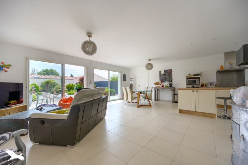 Vente Maison BOURGNEUF - 4 pièces -106 m² - (17220)