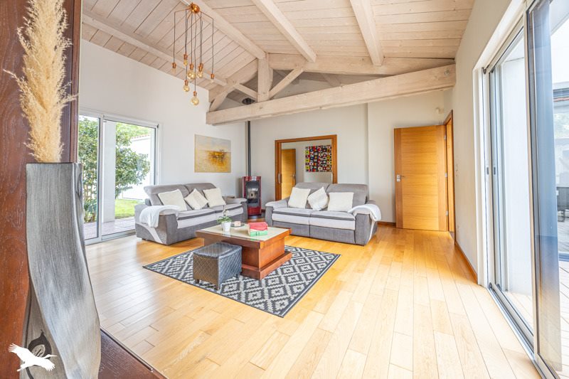 Vente Maison BOURGNEUF - 7 pièces -160 m² - (17220)