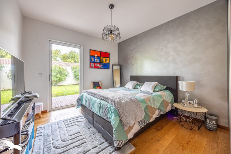 Vente Maison BOURGNEUF - 7 pièces -160 m² - (17220)