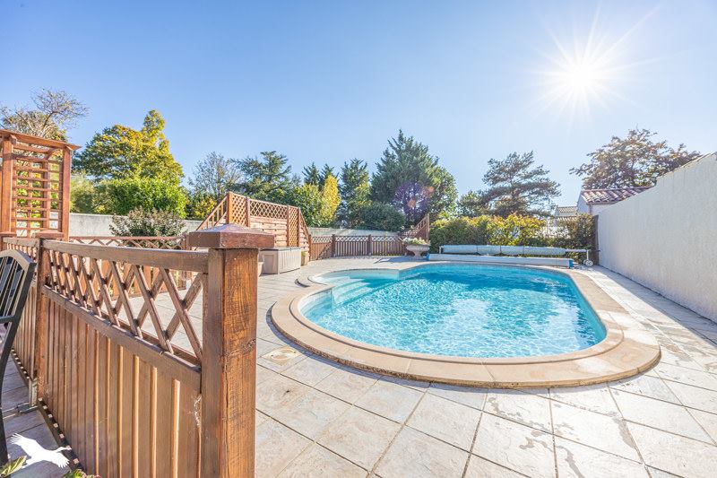 Vente Maison MONTROY - 5 pièces -102 m² - (17220)