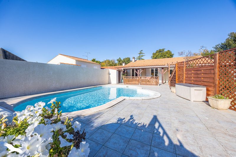 Vente Maison MONTROY - 5 pièces -102 m² - (17220)