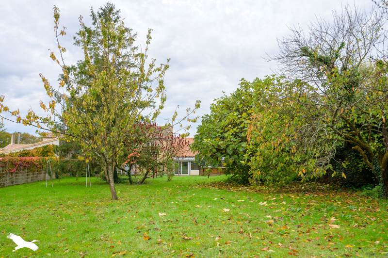 Vente Maison MONTROY - 8 pièces -185 m² - (17220)
