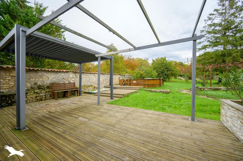 Vente Maison MONTROY - 8 pièces -185 m² - (17220)