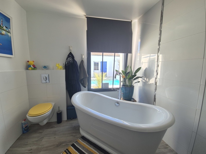 Vente Maison CLAVETTE - 5 pièces -141 m² - (17220)