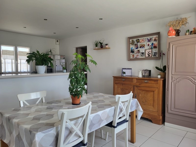 Vente Maison BOURGNEUF - 5 pièces -187 m² - (17220)