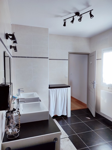 Vente Maison BOURGNEUF - 5 pièces -187 m² - (17220)