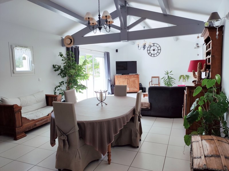 Vente Maison BOURGNEUF - 5 pièces -187 m² - (17220)