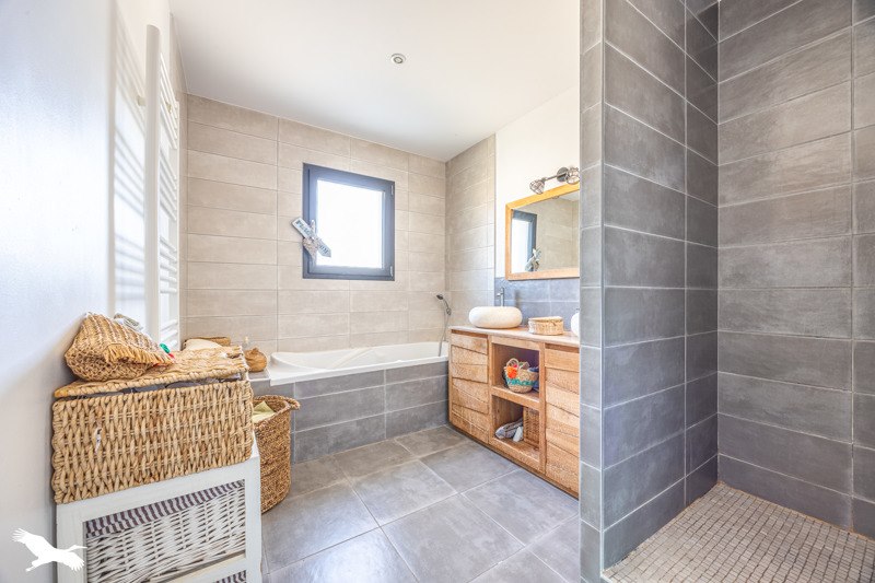Vente Maison BOURGNEUF - 5 pièces -117 m² - (17220)