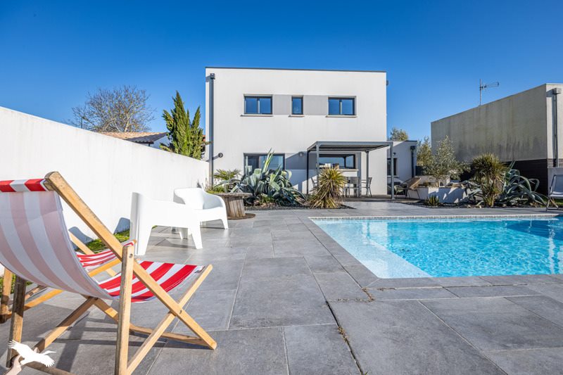 Vente Maison BOURGNEUF - 5 pièces -117 m² - (17220)