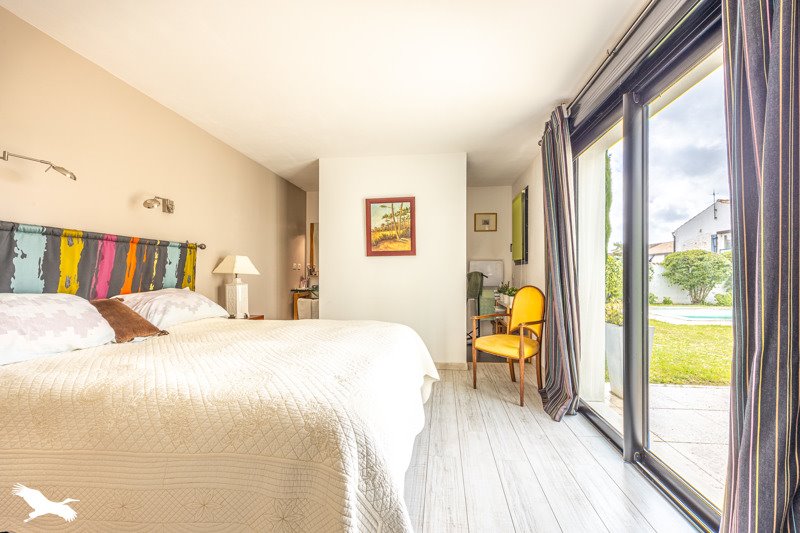 Vente Maison BOURGNEUF - 5 pièces -166 m² - (17220)