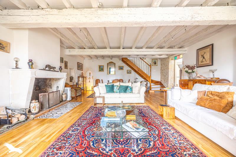 Vente Maison BOURGNEUF - 5 pièces -166 m² - (17220)