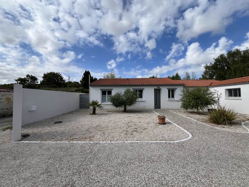 Vente Maison CLAVETTE - 4 pièces -127 m² - (17220)