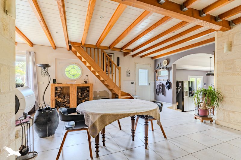 Vente Maison ABZAC - 5 pièces -214 m² - (33230)