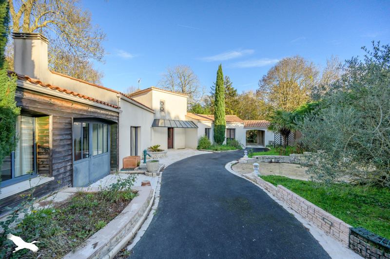 Vente Maison LAGORD - 7 pièces -200 m² - (17140)