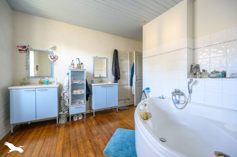 Vente Maison NIEUL SUR MER - 6 pièces -177 m² - (17137)