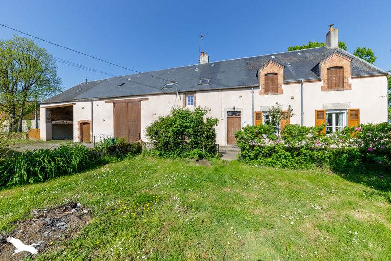 Vente Maison ST SULPICE LES FEUILLES - 9 pièces -205 m² - (87160)