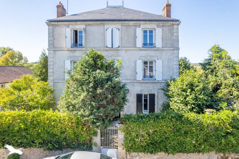 Vente Maison BESSINES SUR GARTEMPE - 17 pièces -310 m² - (87250)