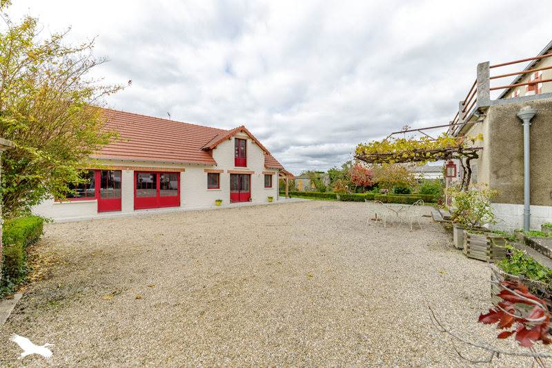Vente Maison Saint-Sulpice-les-Feuilles - 16 pièces -330 m² - (87160)