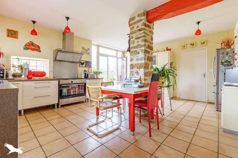 Vente Maison ST SULPICE LES FEUILLES - 16 pièces -330 m² - (87160)
