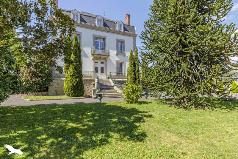Vente Maison ST SULPICE LAURIERE - 12 pièces -268 m² - (87370)