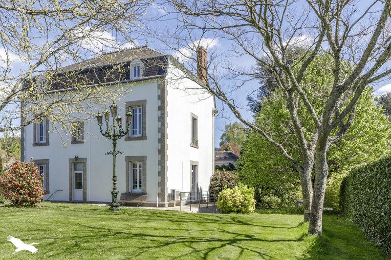 Vente Maison ST SULPICE LAURIERE - 12 pièces -268 m² - (87370)