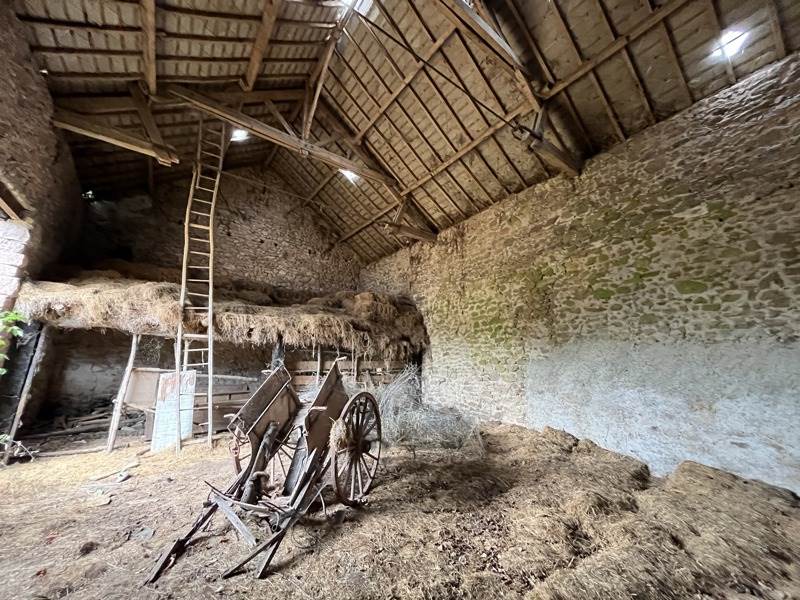 Vente Grange ST AGNANT DE VERSILLAT - 1 pièce -105 m² - (23300)