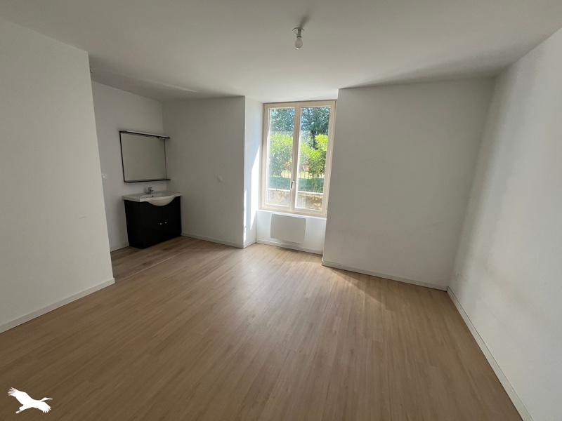Vente Immeuble Saint-Sulpice-les-Feuilles - -  402 m² - (87160)