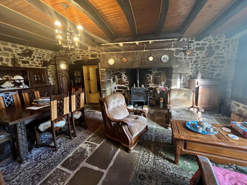 Vente Maison LA CHAPELLE AUX BROCS - 6 pièces -136 m² - (19360)