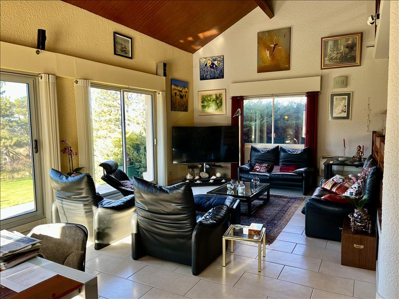 Vente Maison COSNAC - 7 pièces -288 m² - (19360)