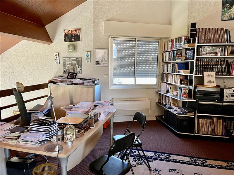 Vente Maison COSNAC - 7 pièces -288 m² - (19360)