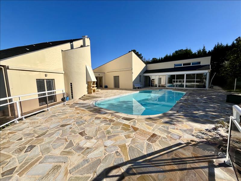 Vente Maison COSNAC - 7 pièces -288 m² - (19360)