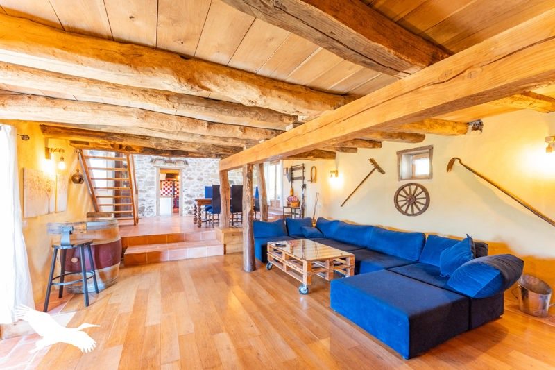 Vente Maison MILHAS - 6 pièces -204 m² - (31160)