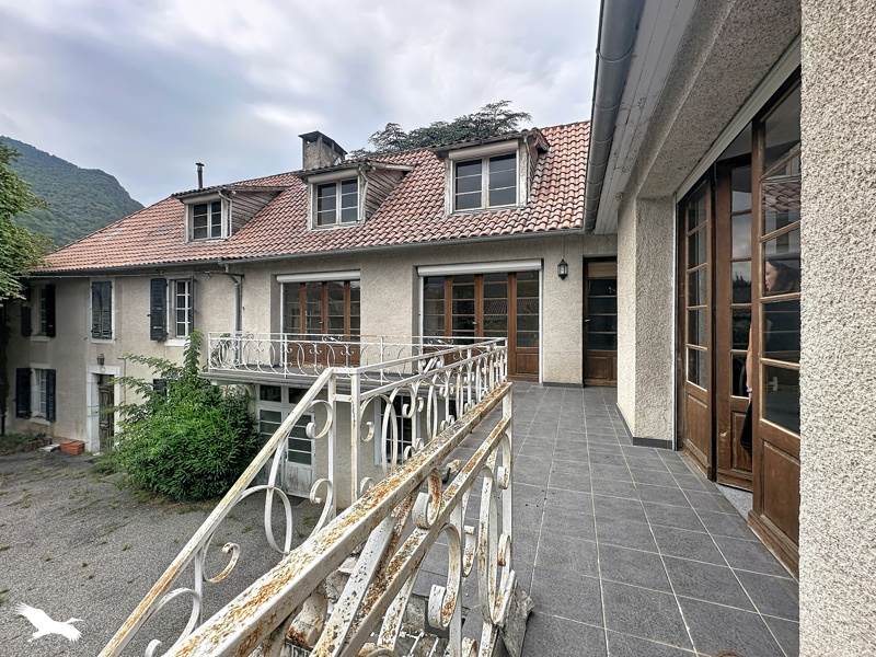 Immeuble 14 pièces 548 m² · à Chaum · 548 m² · 159 900 €
