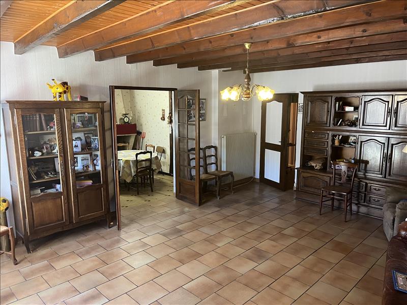Vente Maison GENSAC - 7 pièces -220 m² - (33890)