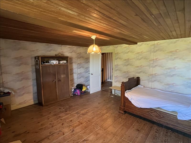 Vente Maison GENSAC - 7 pièces -220 m² - (33890)