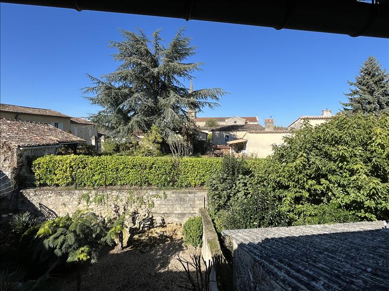 Vente Maison GENSAC - 7 pièces -220 m² - (33890)