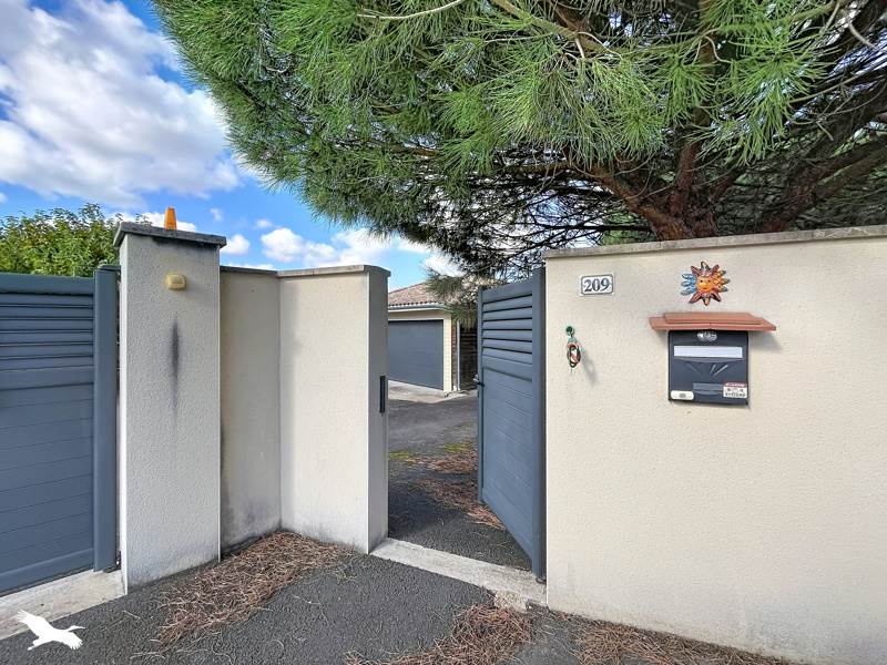 Vente Maison Saint-Michel-de-Montaigne - 5 pièces -147 m² - (24230)
