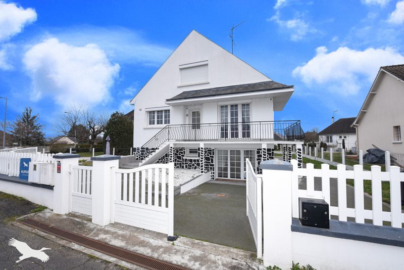 Vente Maison LA CHAUSSEE ST VICTOR - 8 pièces -177 m² - (41260)