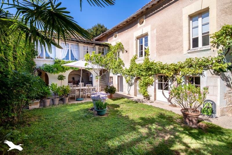 Vente Maison LOUDUN - 10 pièces -264 m² - (86200)